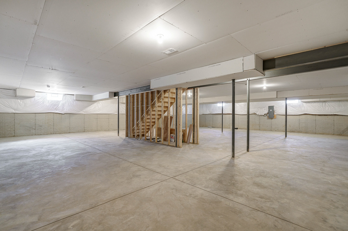 8139 Wolf Path Dr.--14