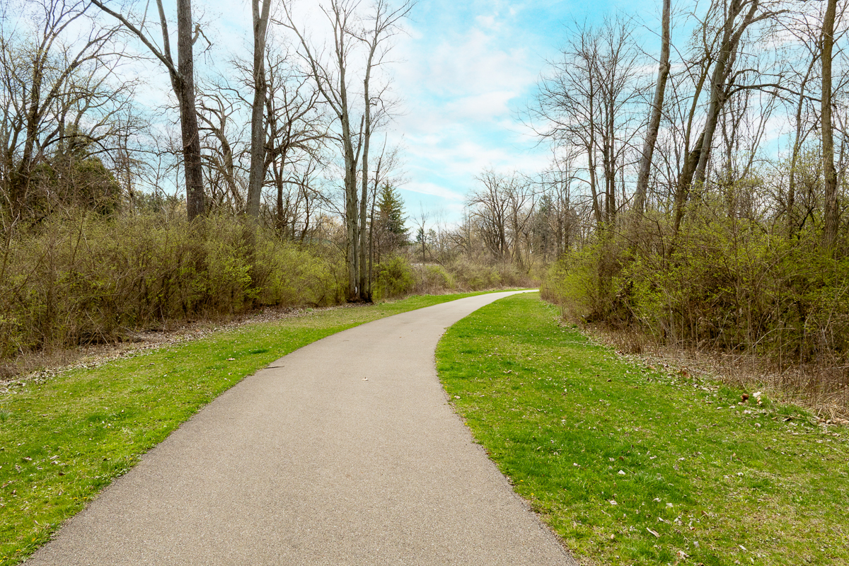 825 Harding Way W, Galion, OH 44833-11