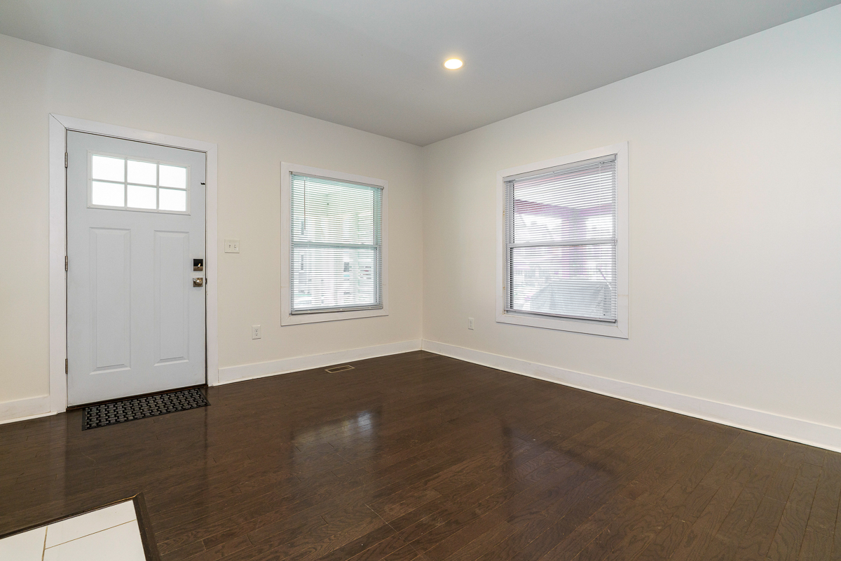 857-859 Wilson Ave-11