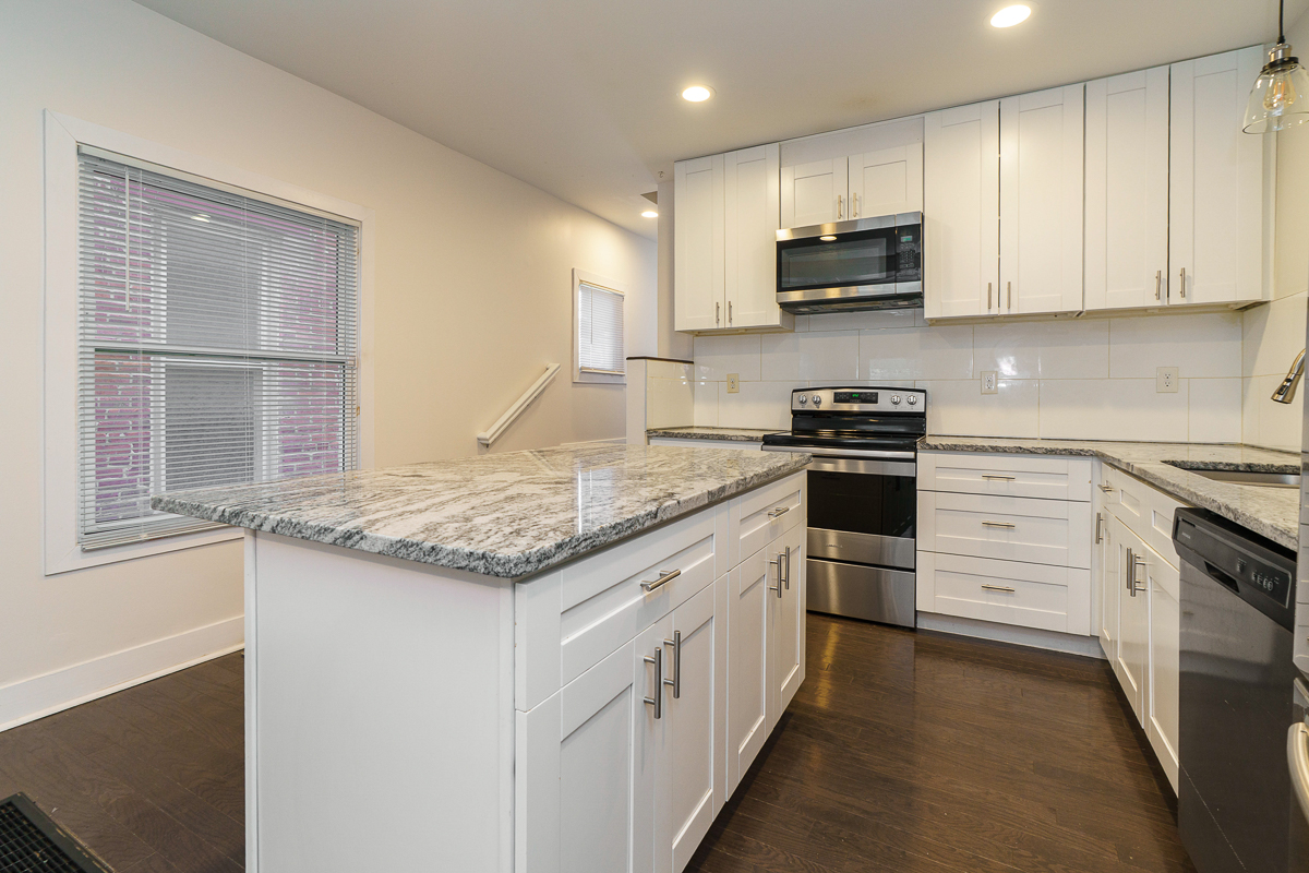 857-859 Wilson Ave-12