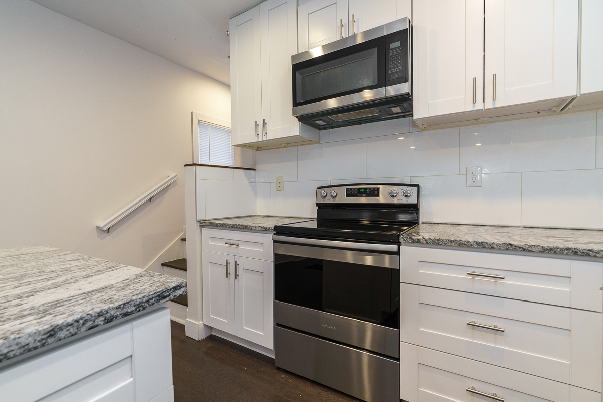 857-859 Wilson Ave-17