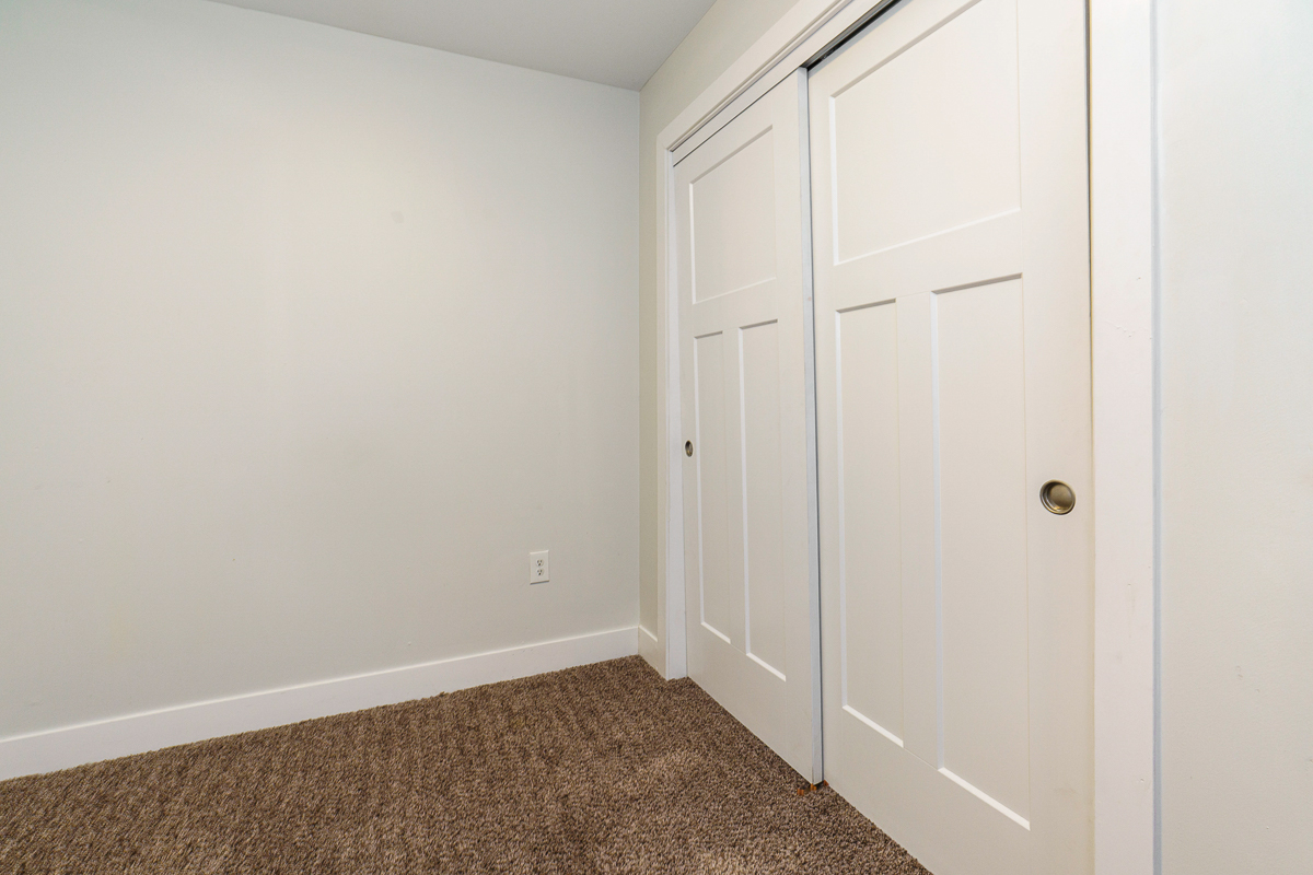 857-859 Wilson Ave-21