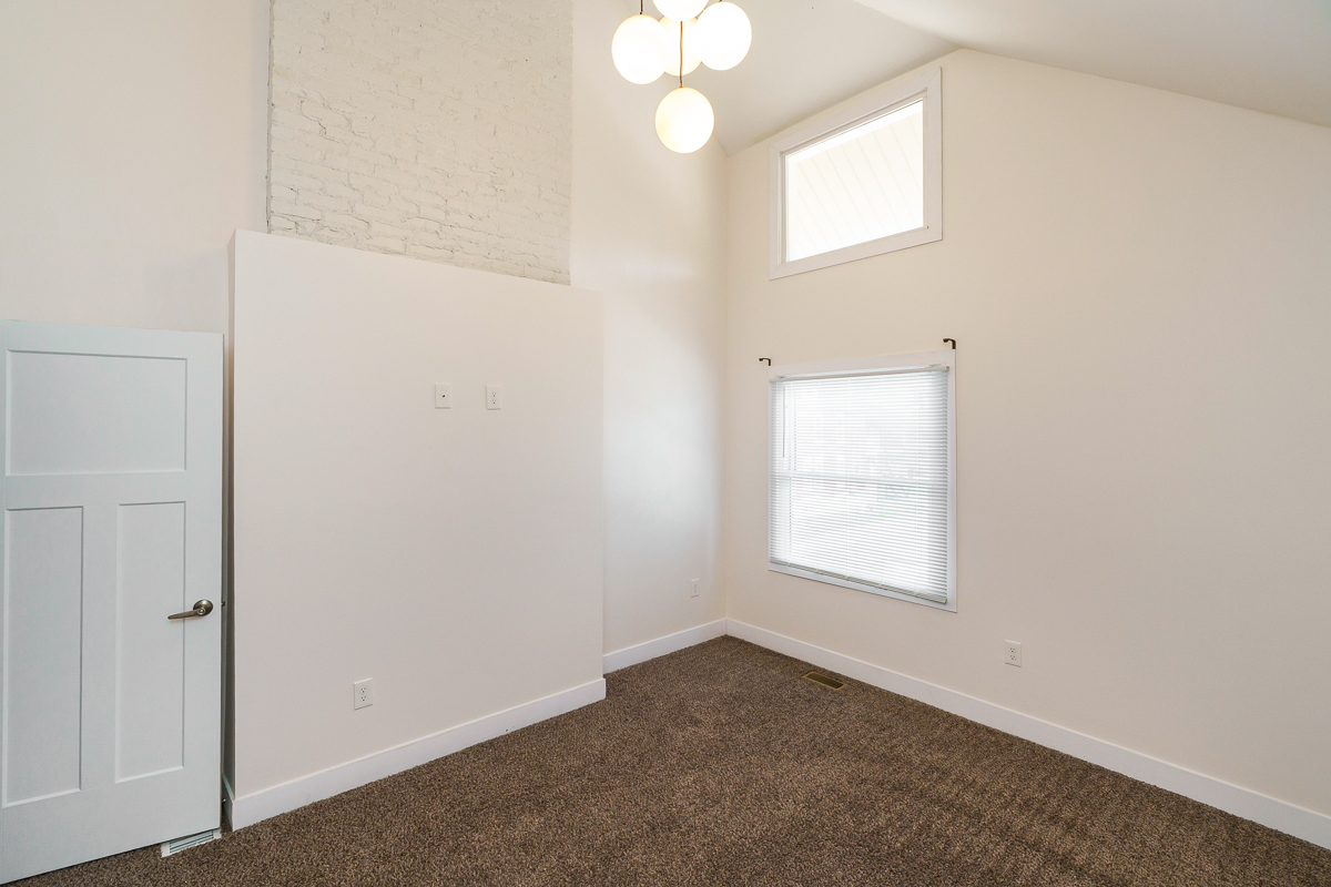 857-859 Wilson Ave-22