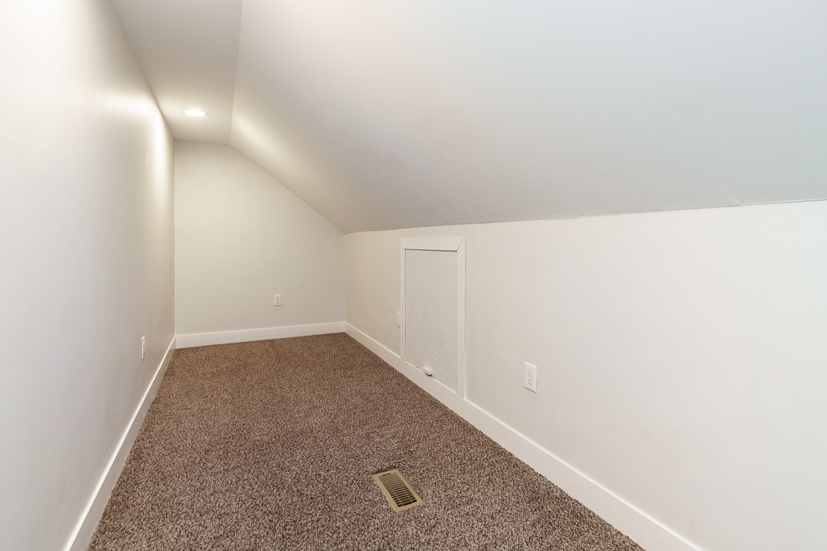 857-859 Wilson Ave-26