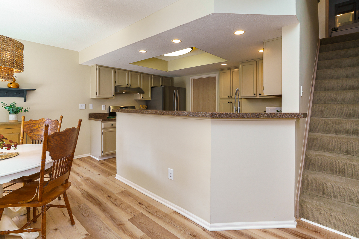 917 White Willow Lane-14