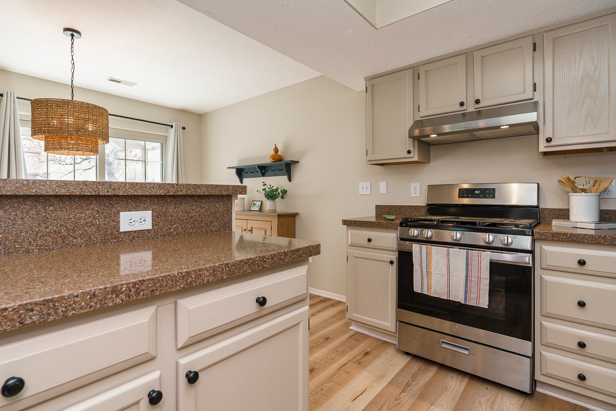 917 White Willow Lane-17