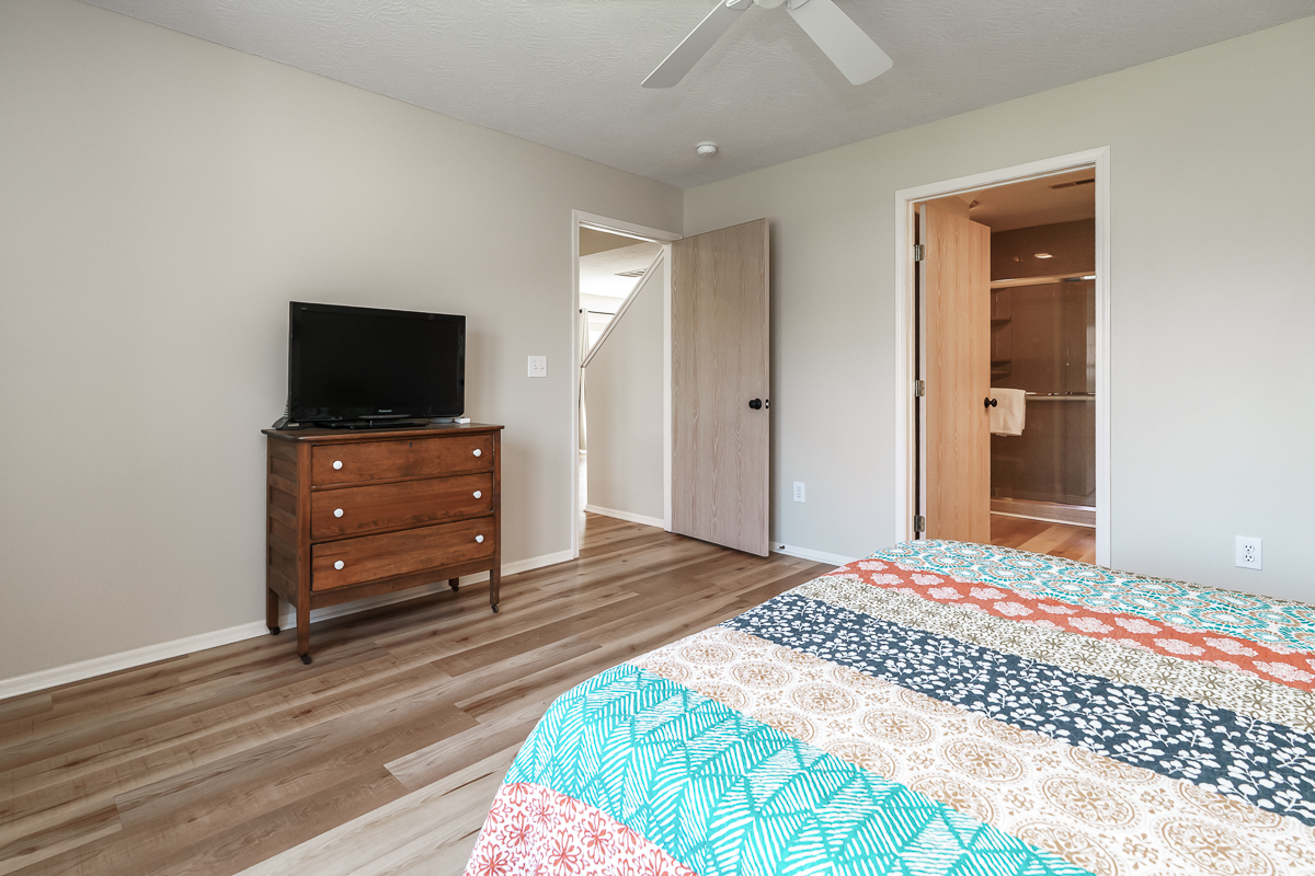 917 White Willow Lane-23