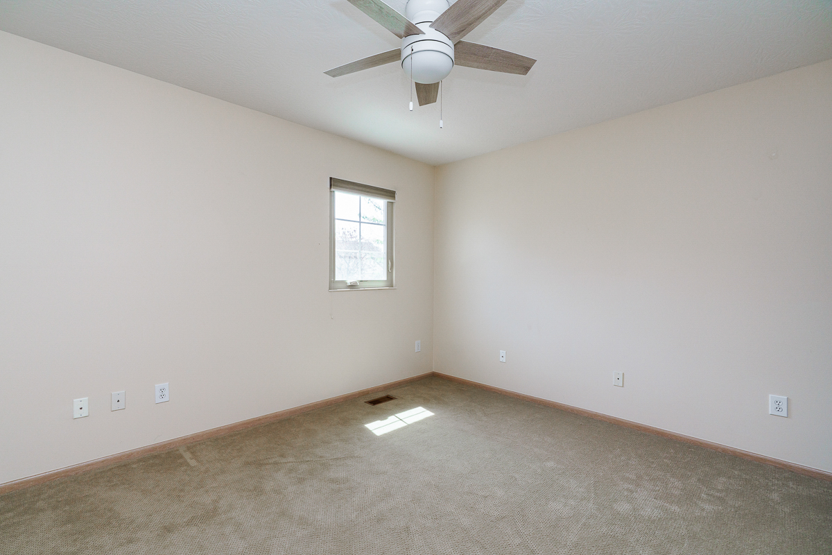 917 White Willow Lane-27