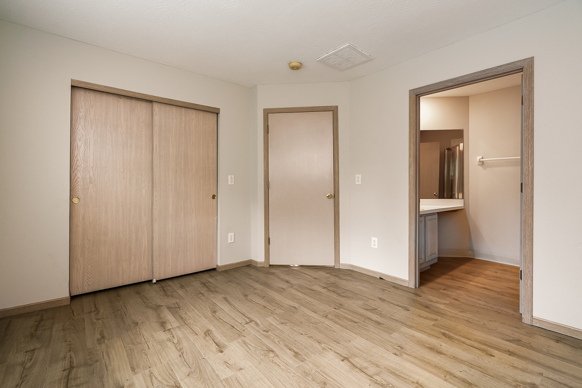 9427 Clermont Cir-13