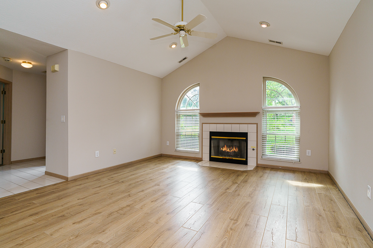 9427 Clermont Cir-33