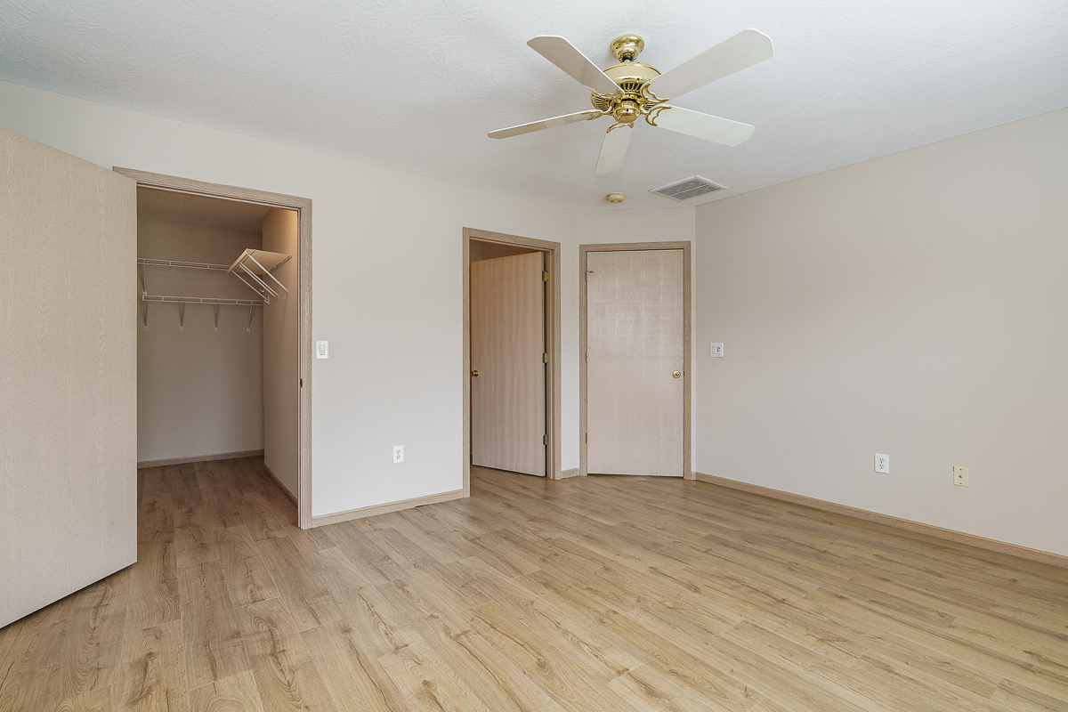 9427 Clermont Cir-41