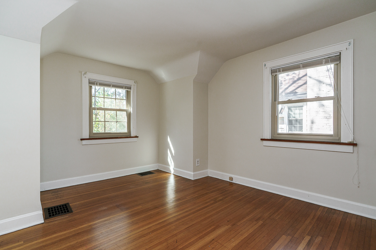 96 N Cassingham Rd-41