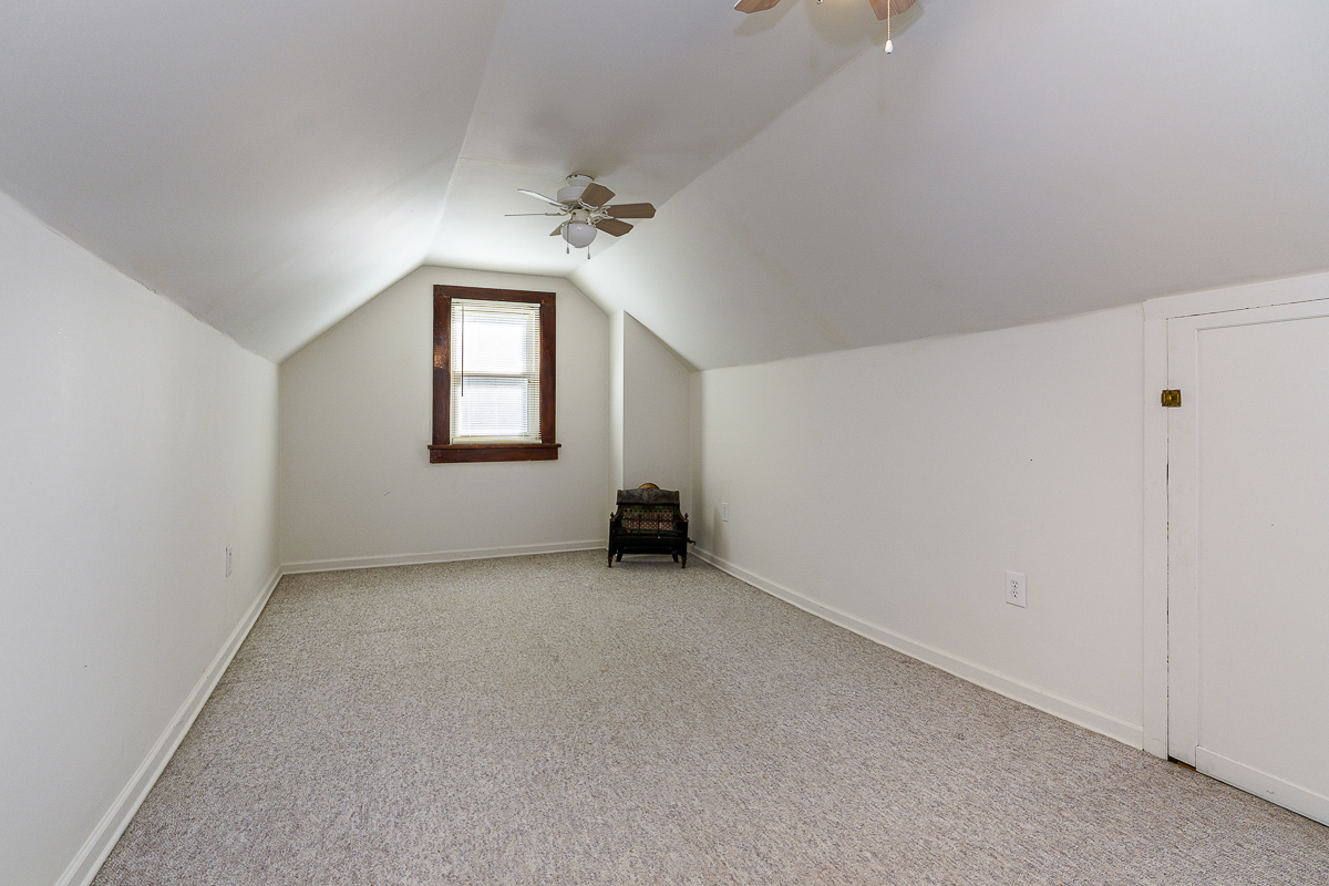 96 N Cassingham Rd-43