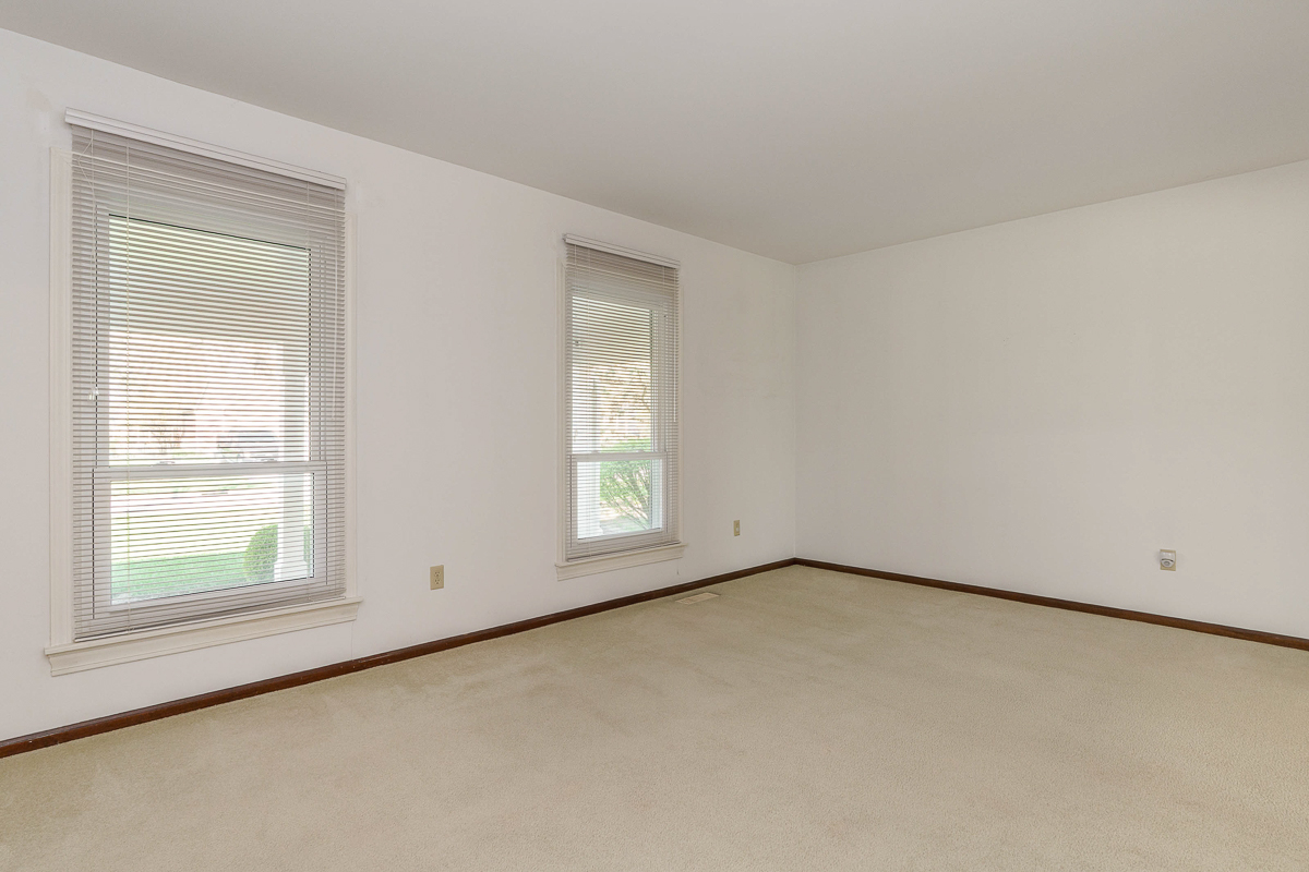988 Danvers Ave-19