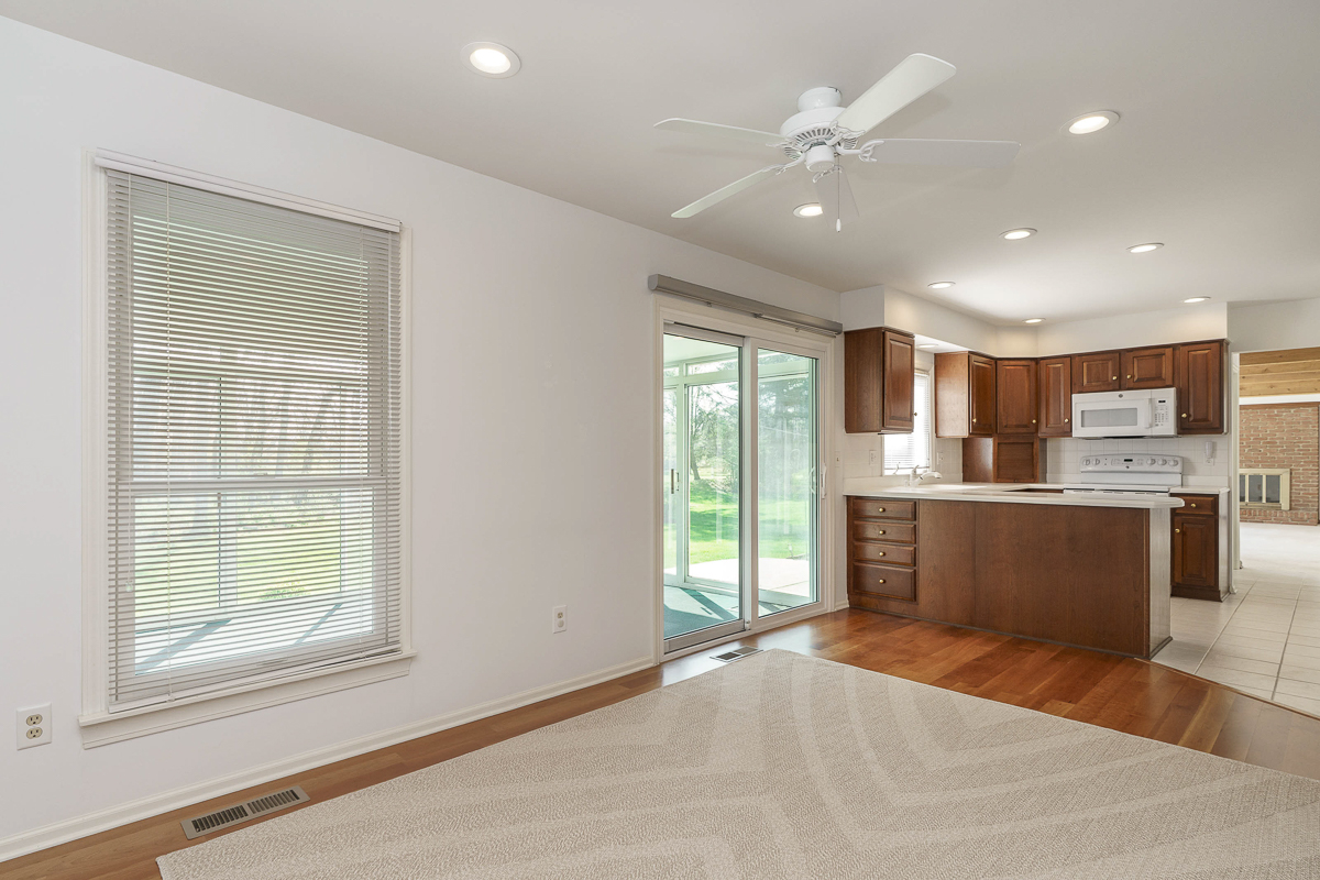 988 Danvers Ave-24