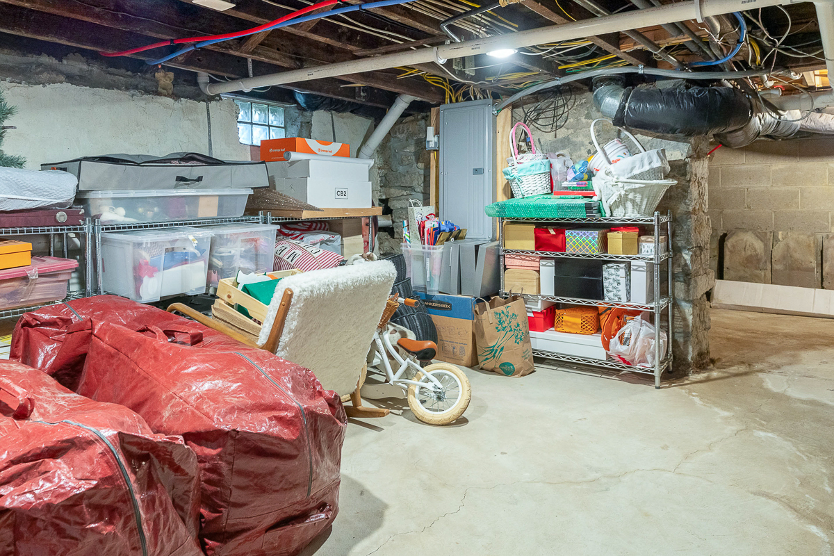 275 e Beck St-16