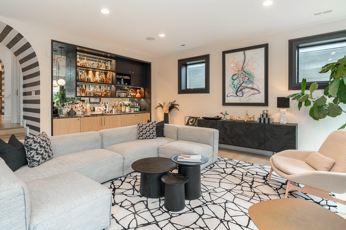 275 e Beck St-47