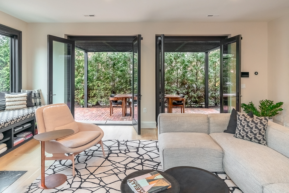 275 e Beck St-49