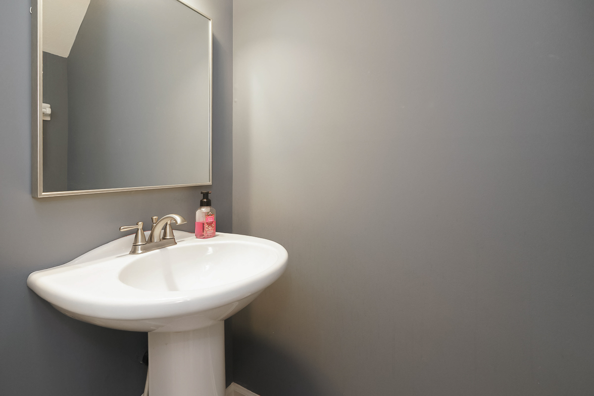 5649 Chippewa Falls St-14