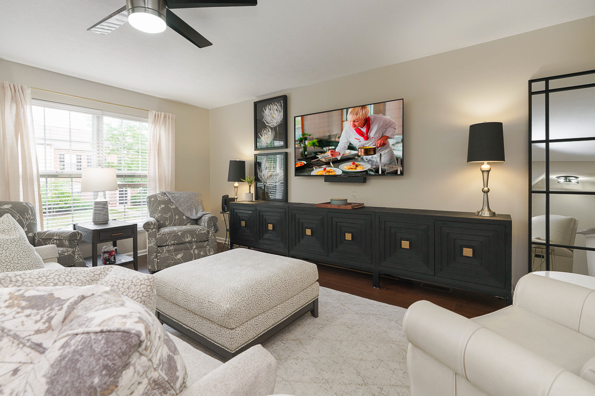 5649 Chippewa Falls St-23