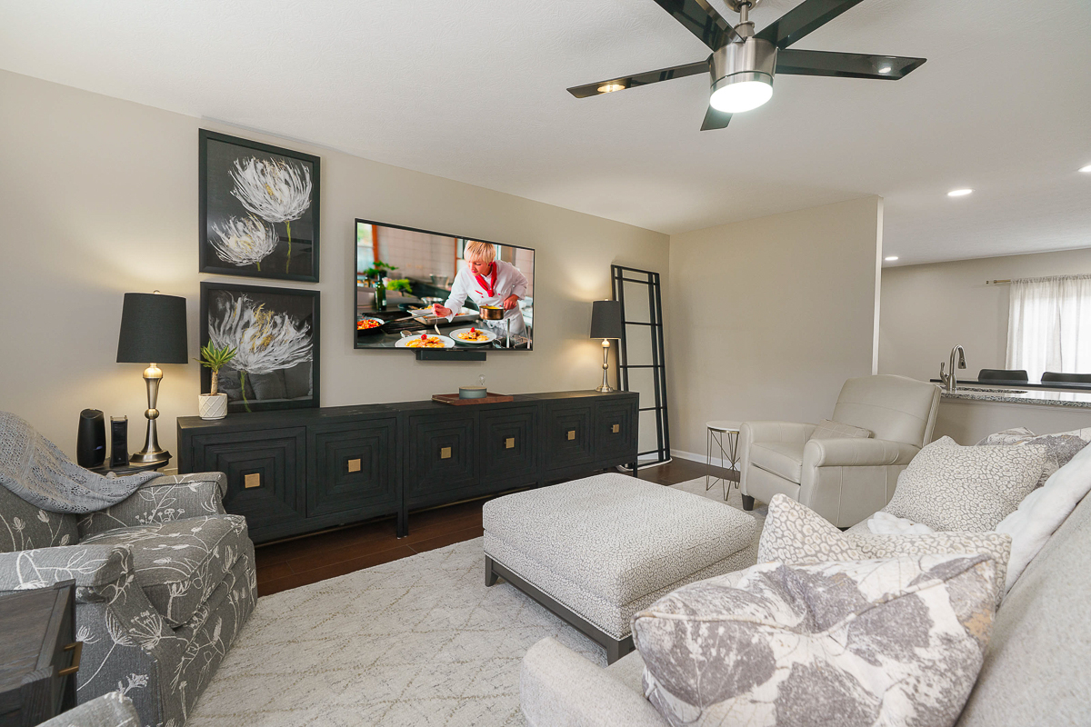 5649 Chippewa Falls St-25