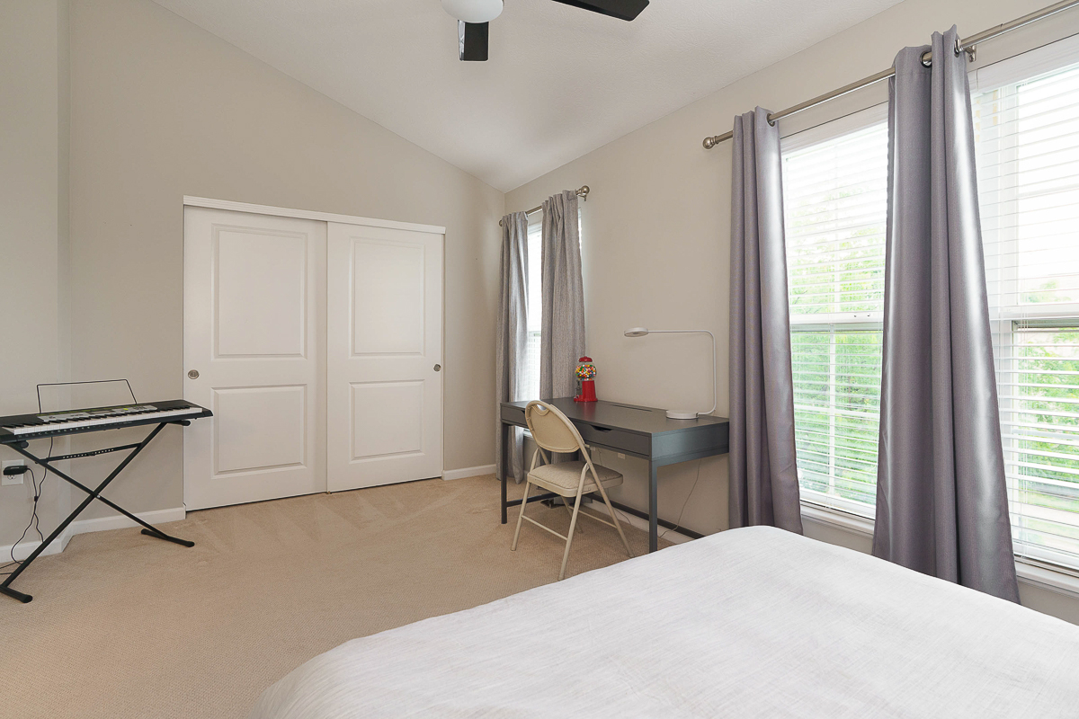 5649 Chippewa Falls St-37