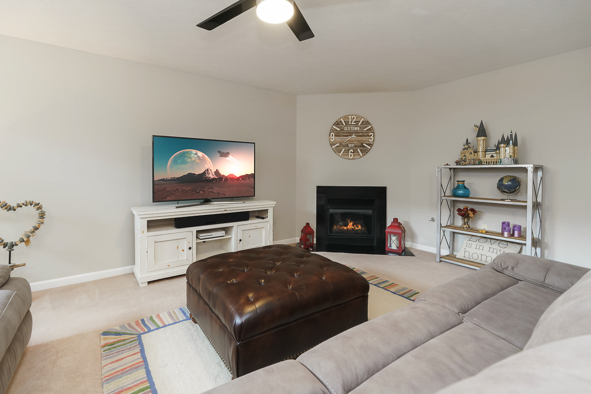 5649 Chippewa Falls St-9