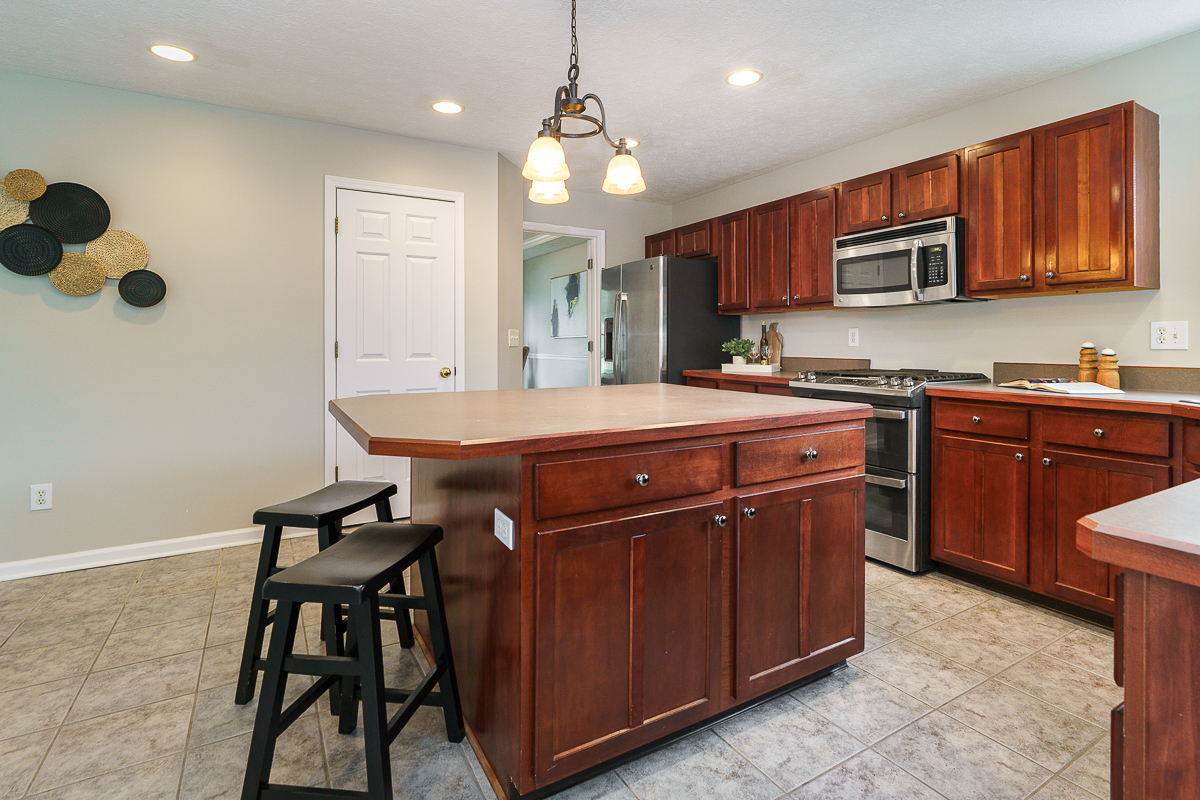 6096 Congressional Dr -Aug 2025-11