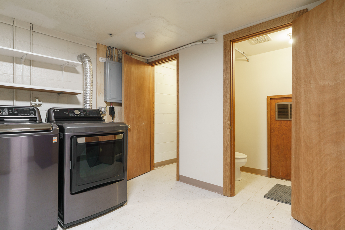 265 Erie Rd-Bathroom-3