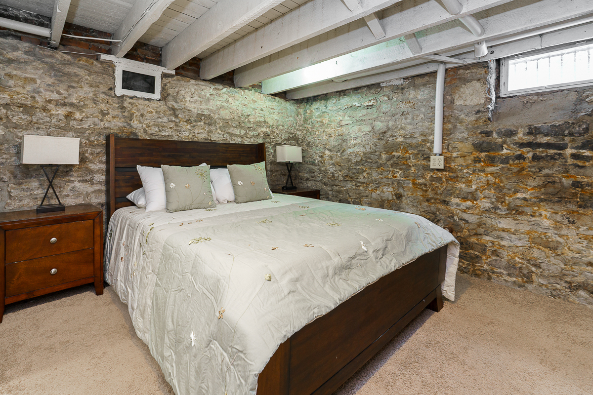 33 e Frankfort St-11