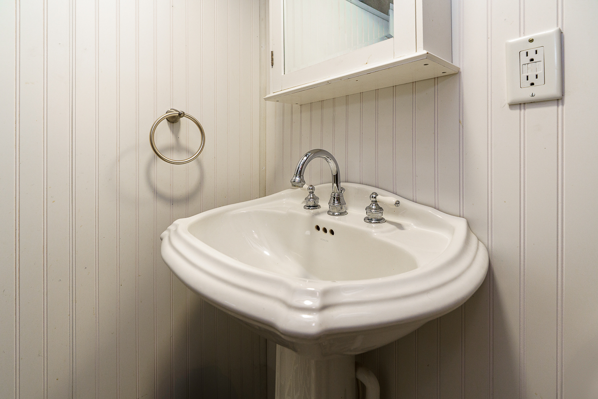 33 e Frankfort St-13