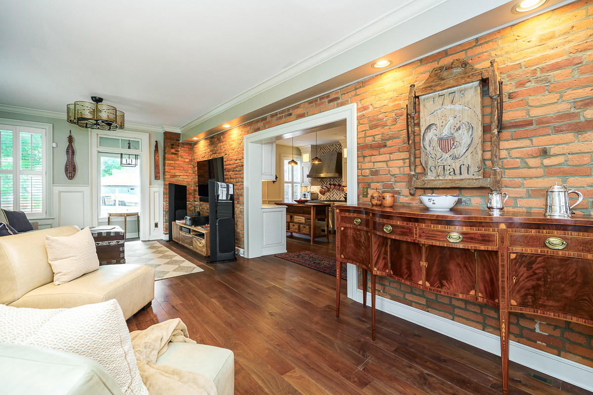 33 e Frankfort St-29