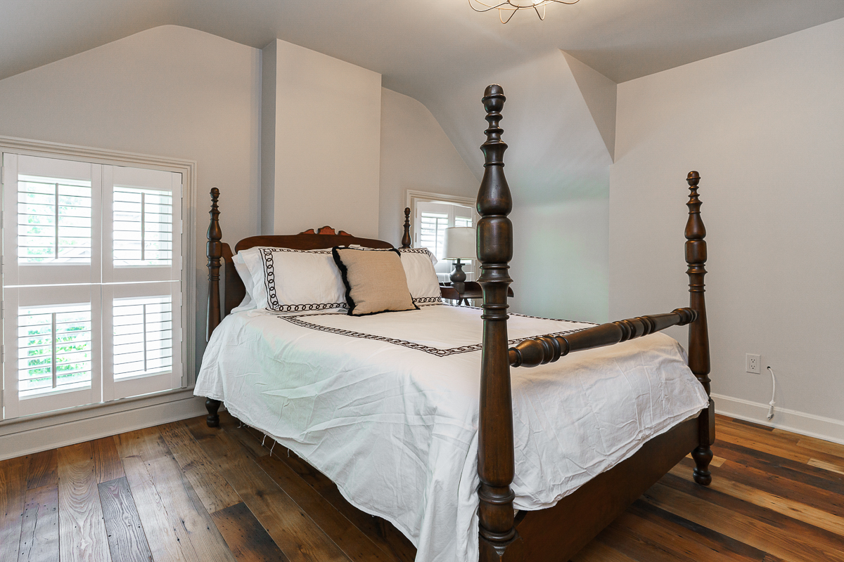 33 e Frankfort St-38