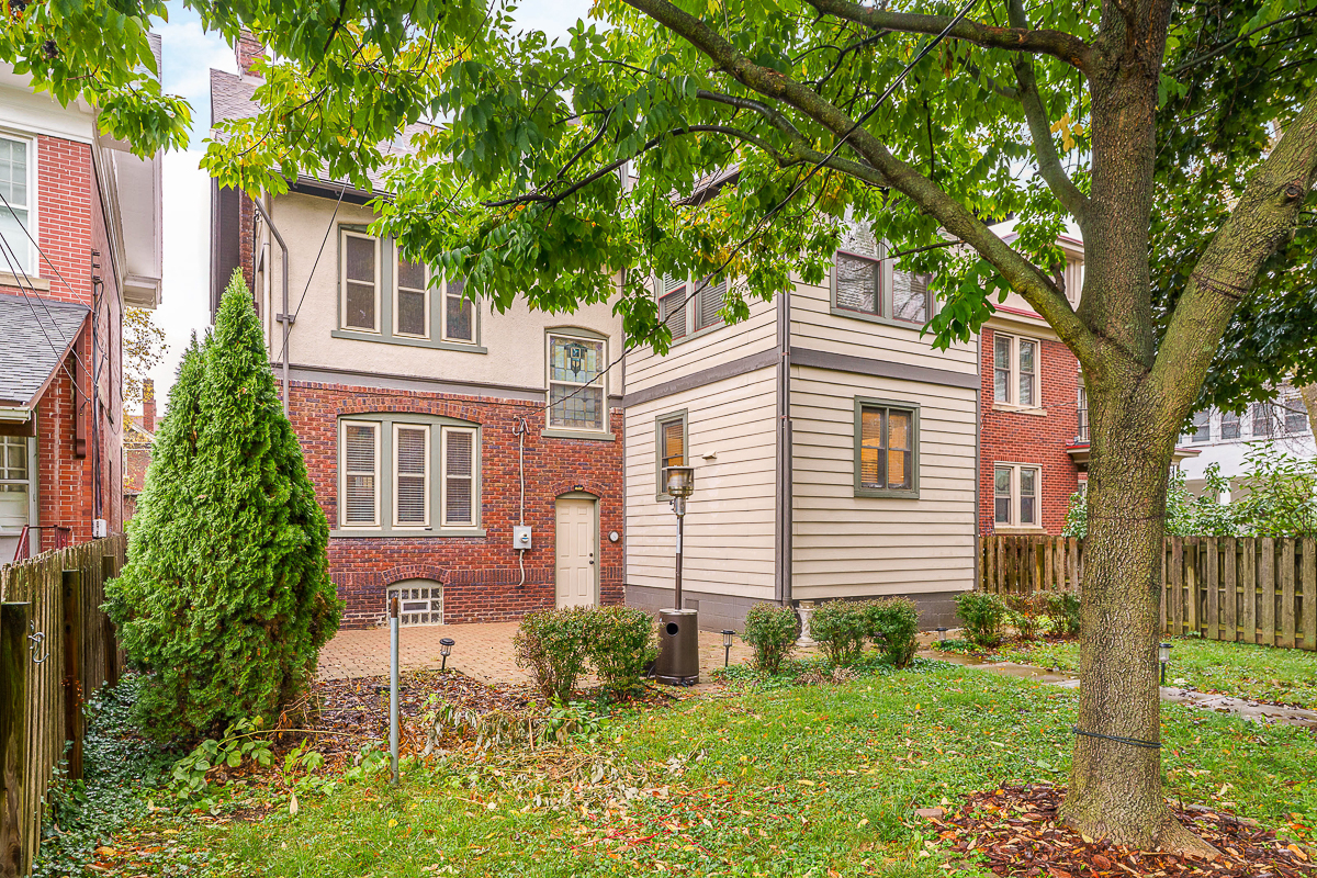 1833 Franklin Avenue-19