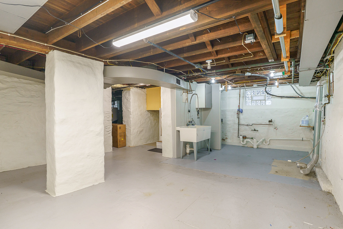 1833 Franklin Avenue-22