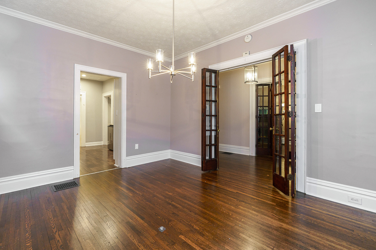 1833 Franklin Avenue-31