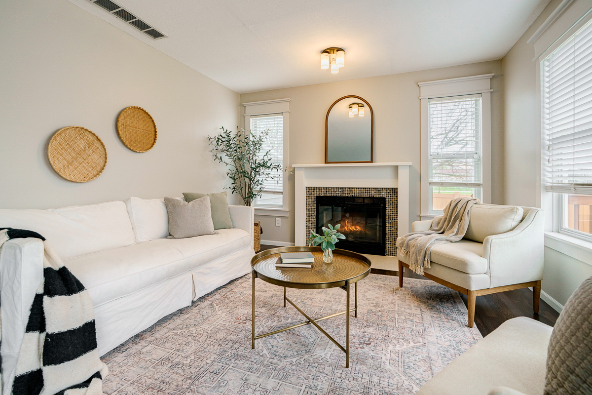 5270 Gladstone Pl.--17