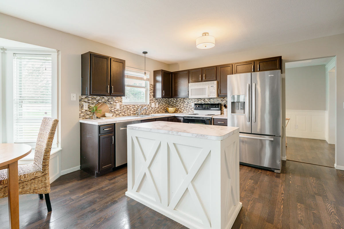 5270 Gladstone Pl.--19