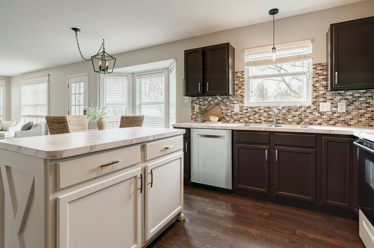 5270 Gladstone Pl.--21