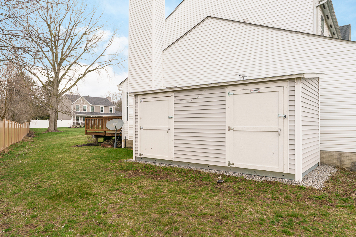 5270 Gladstone Pl.--3