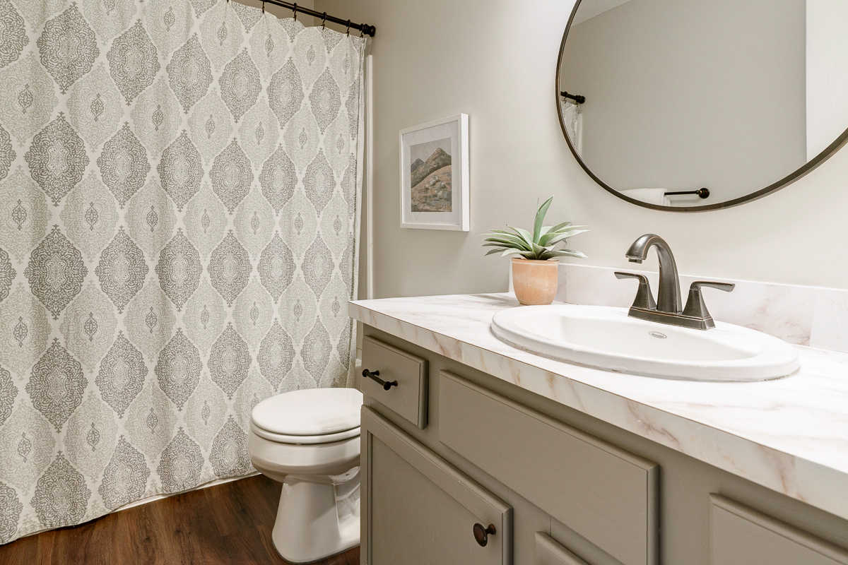 5270 Gladstone Pl.--30