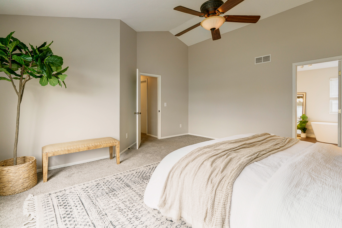 5270 Gladstone Pl.--32