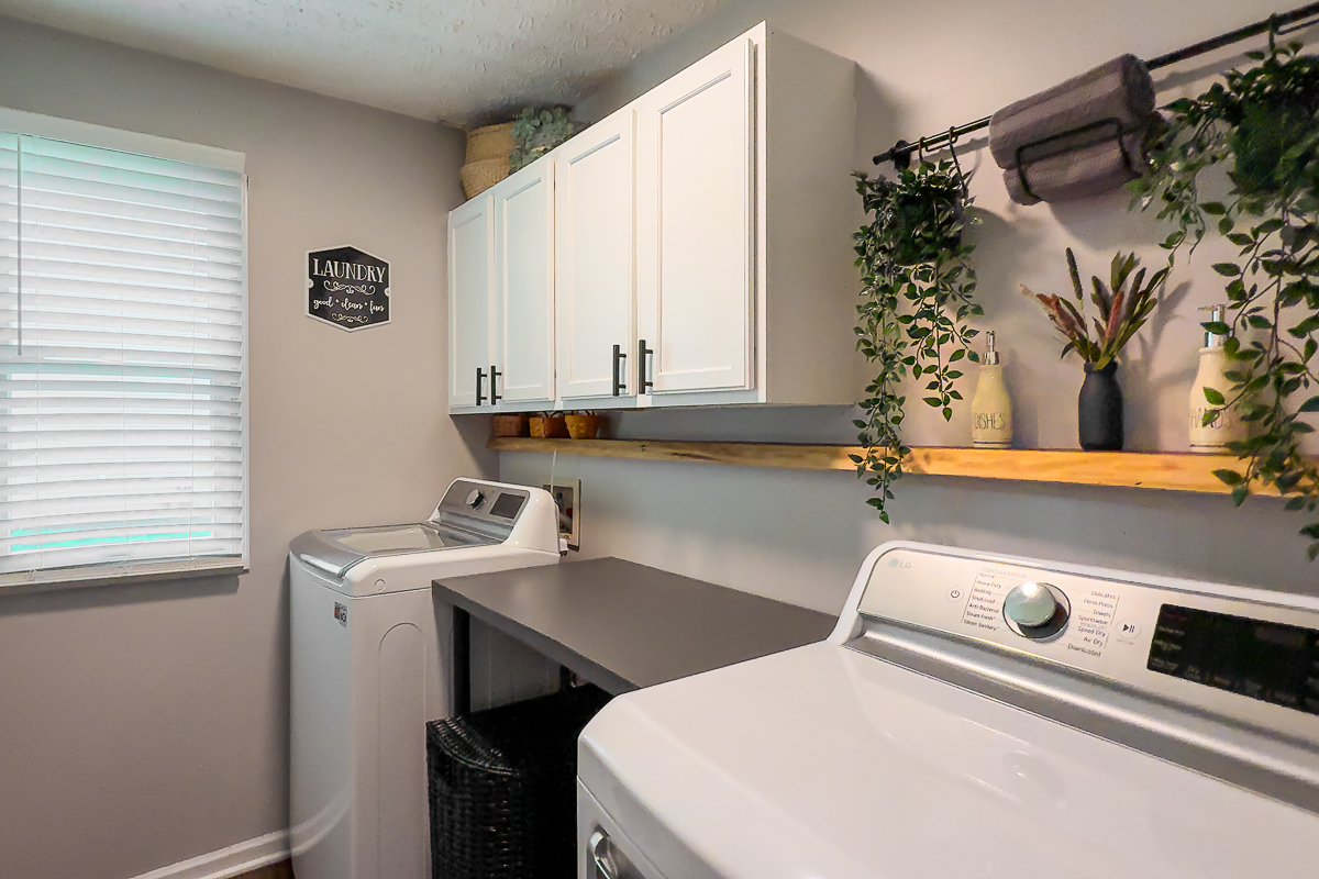 9825 Lynn's Rd Laundry-1