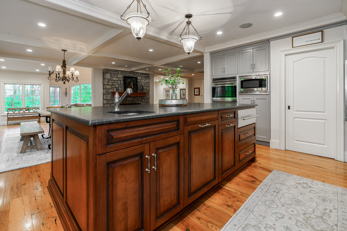 8528 Price Hilliards Rd-17