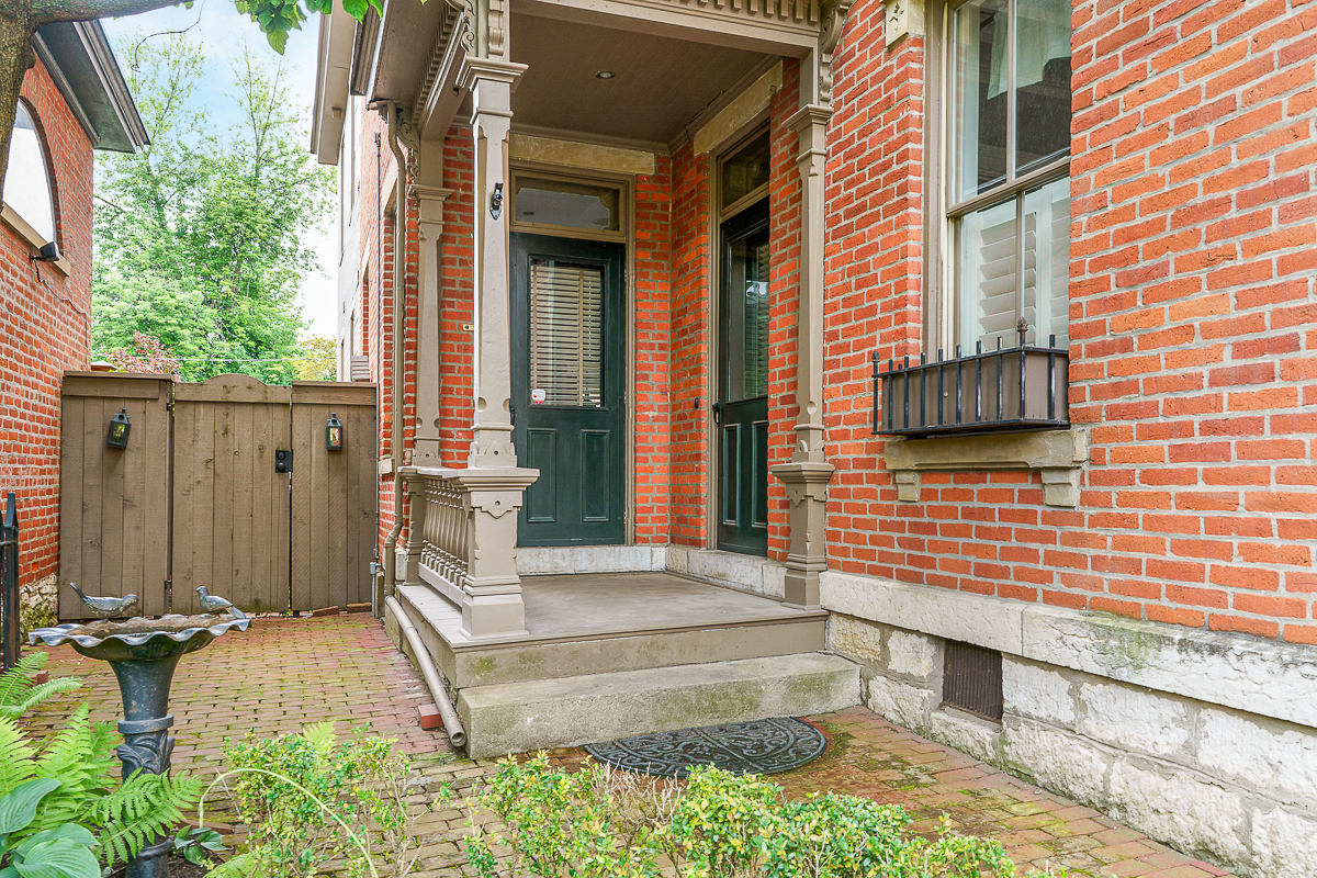 37 Stewart Ave EXT (2 of 6)