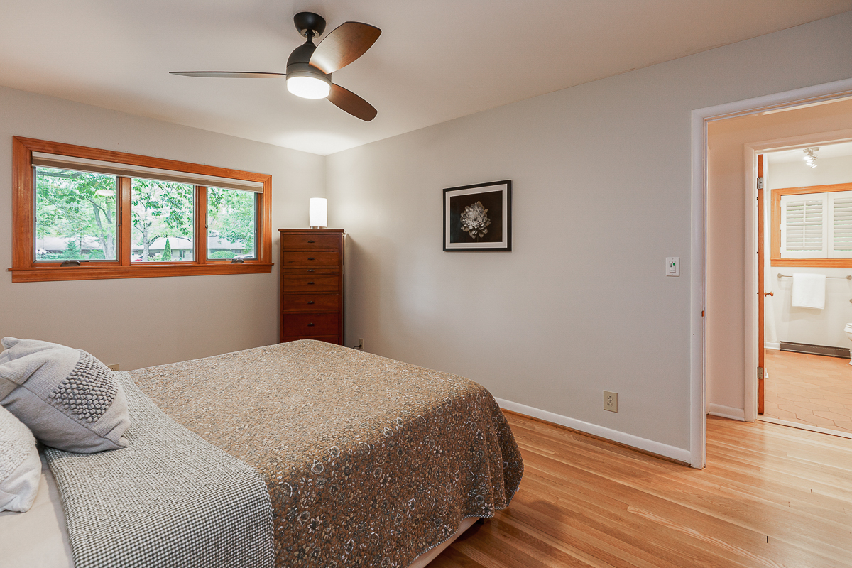 3965 Wynding Dr edit-19