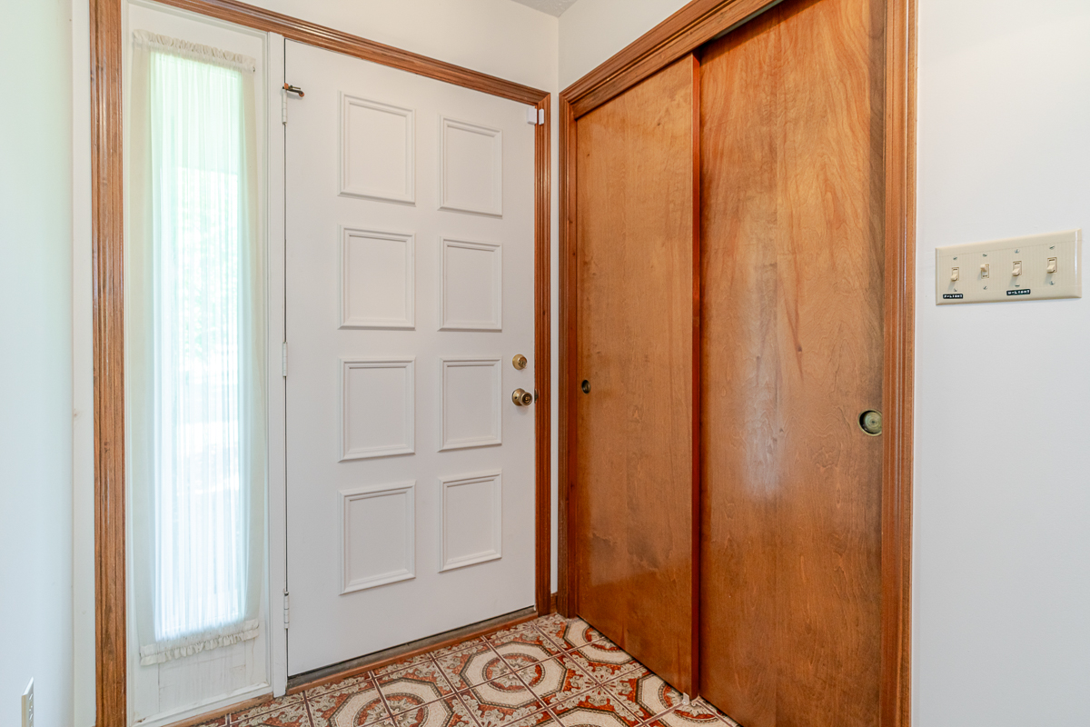 6611 Lake of woods-int-3