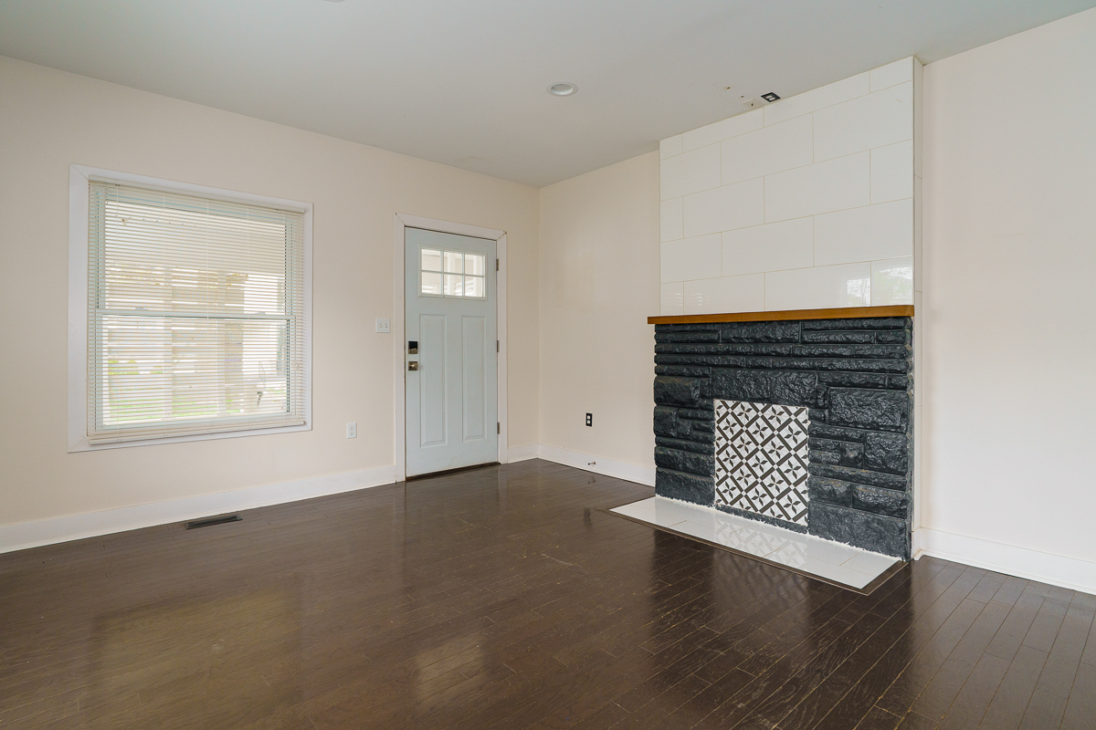 857-859 Wilson Ave-14