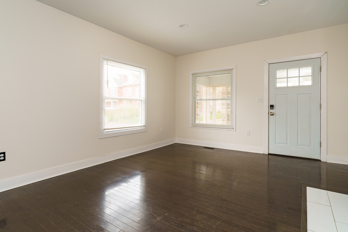 857-859 Wilson Ave-15