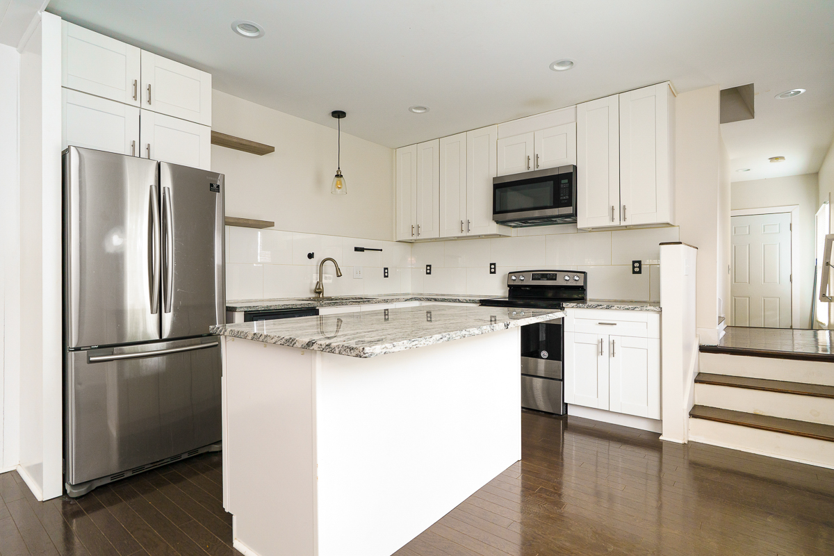 857-859 Wilson Ave-16